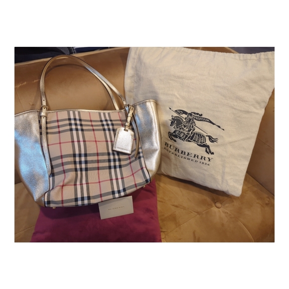 Brand New Burberry Handbag with Dust Bag and certification - Picture 1 of 4